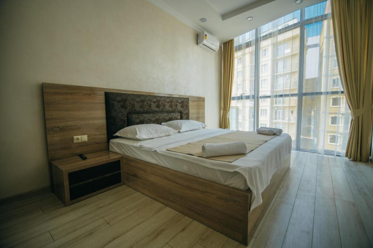 Hotel Batumi Palace ภายนอก รูปภาพ