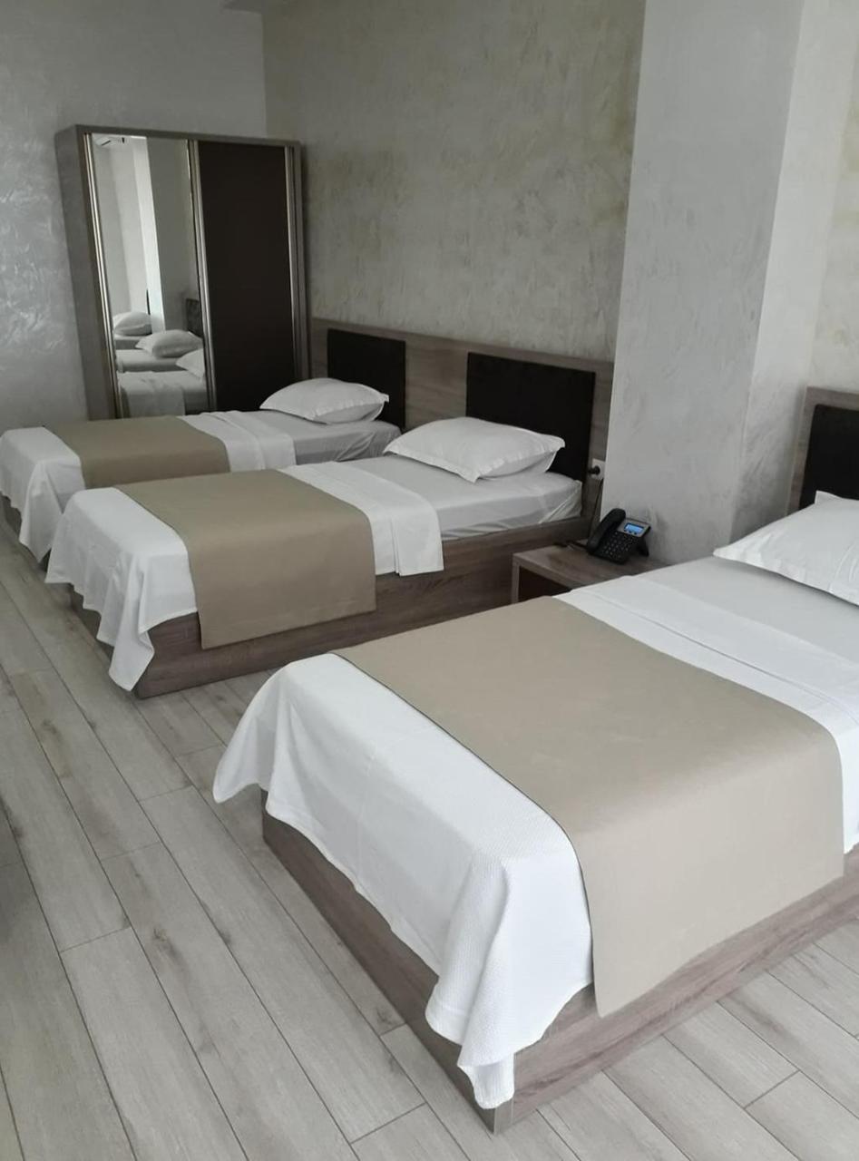 Hotel Batumi Palace ภายนอก รูปภาพ