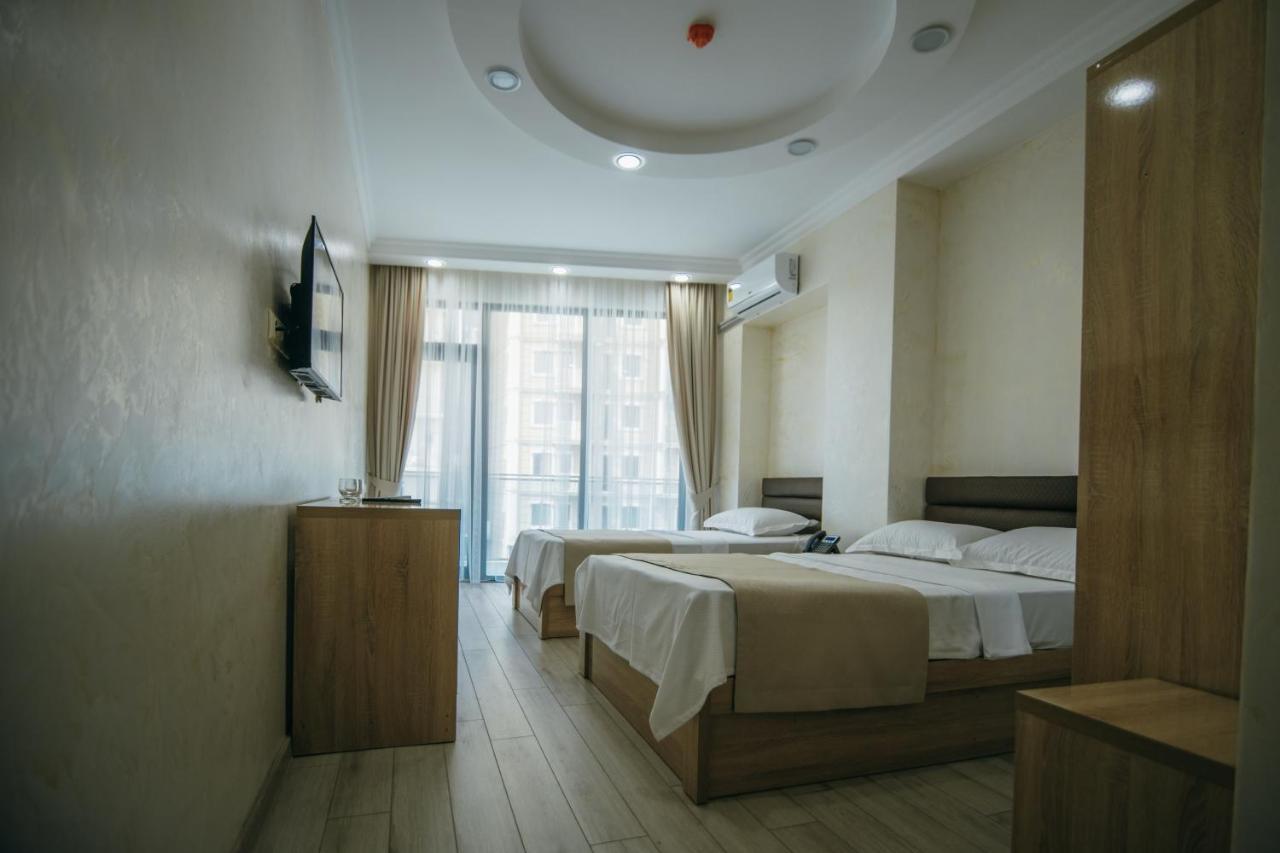 Hotel Batumi Palace ภายนอก รูปภาพ